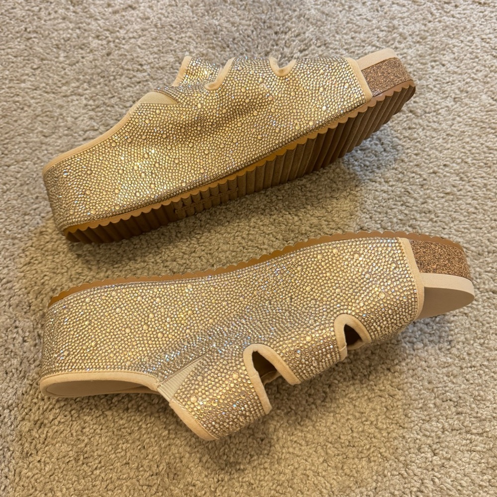 Chelsea & Violet Gold rhinestone embellished sandals Size 11 M - Picture 3 of 9